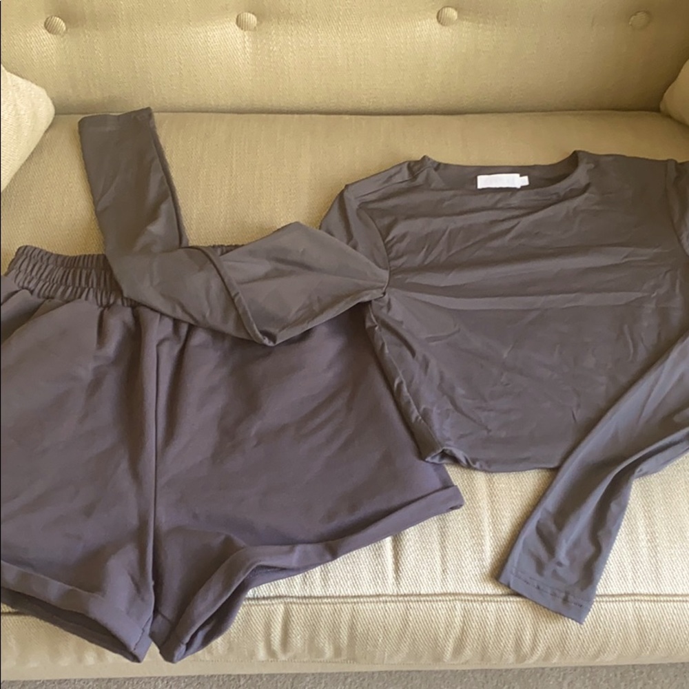Meshki set XS sweat shorts and long sleeve top